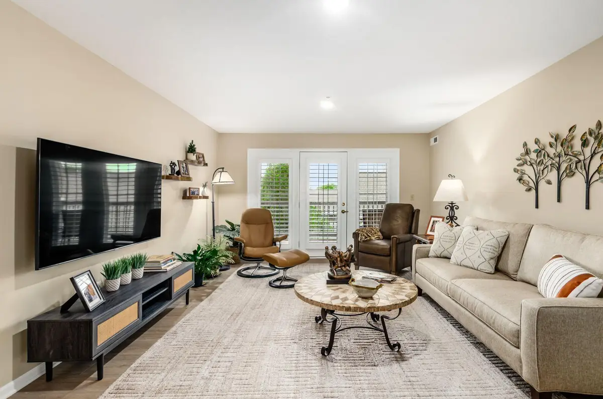 5935 N High Street, Worthington, OH 43085 - #1