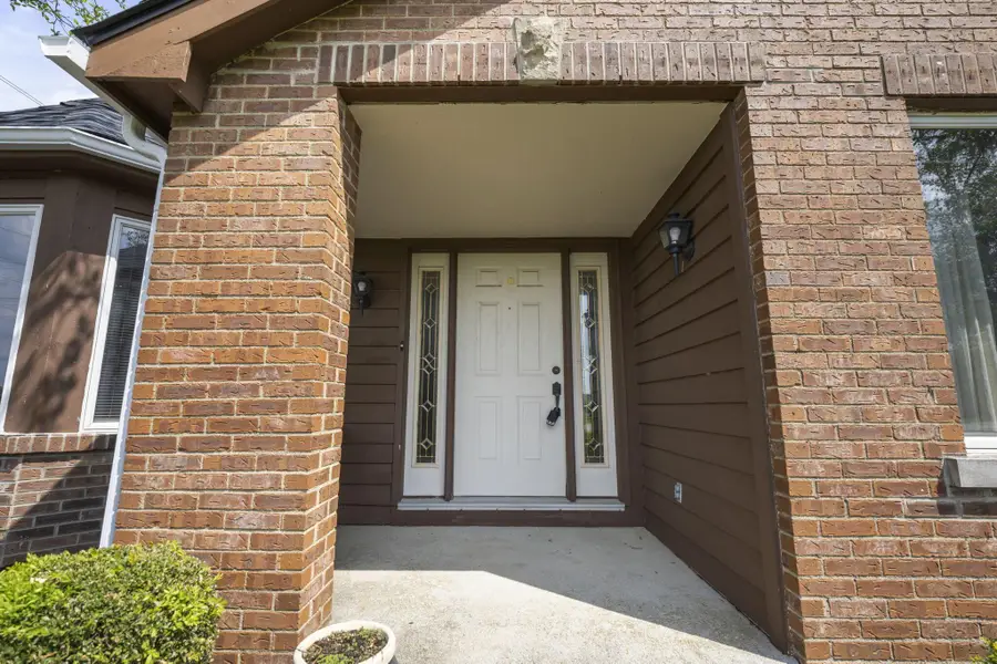 6002 Bowen Road, Canal Winchester, OH 43110 - #2