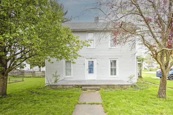 160 N Clayton Street, Centerburg, OH 43011