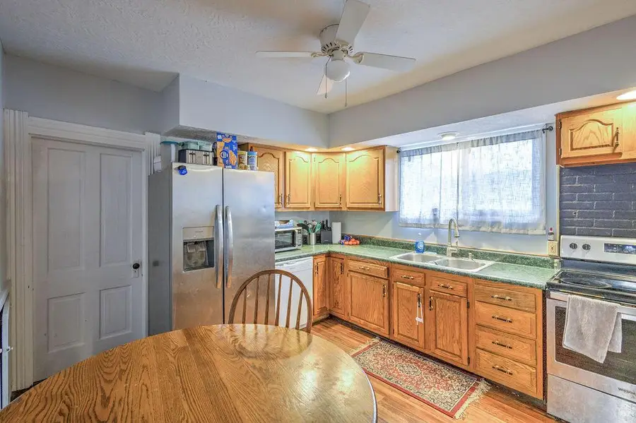160 N Clayton Street, Centerburg, OH 43011 - #3