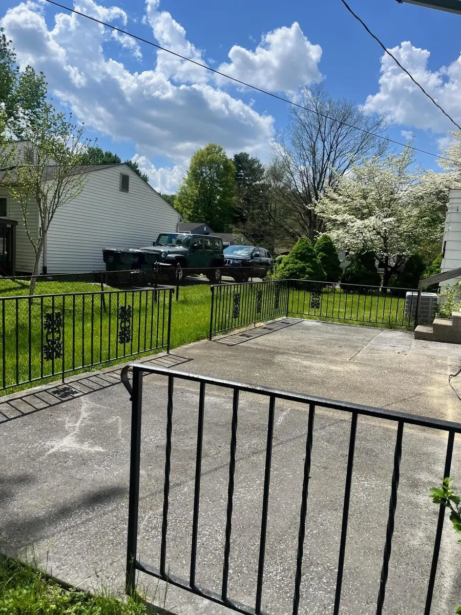 5203 Quincy Drive, Columbus, OH 43232 - #3