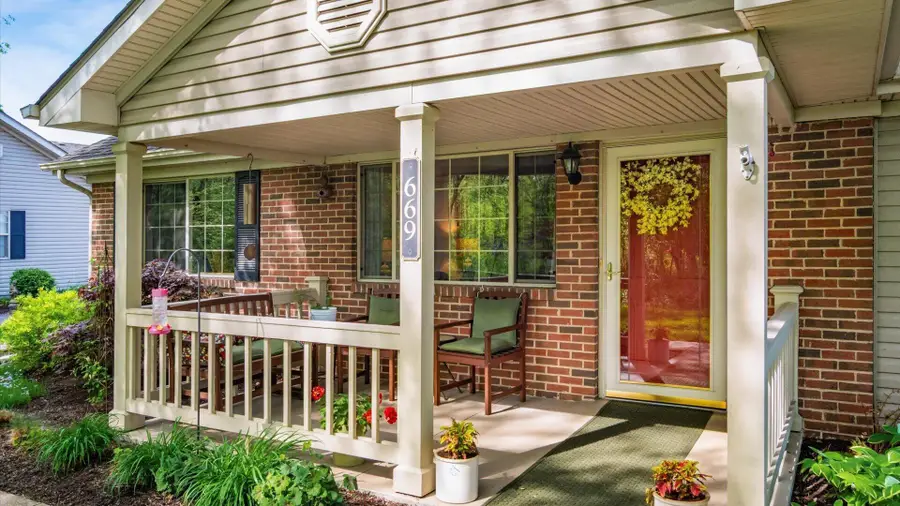 669 Kensington Drive, Heath, OH 43056 - #3