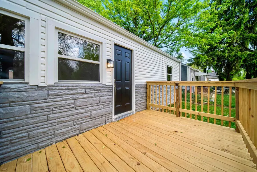 2555 Howey Road, Columbus, OH 43211 - #3