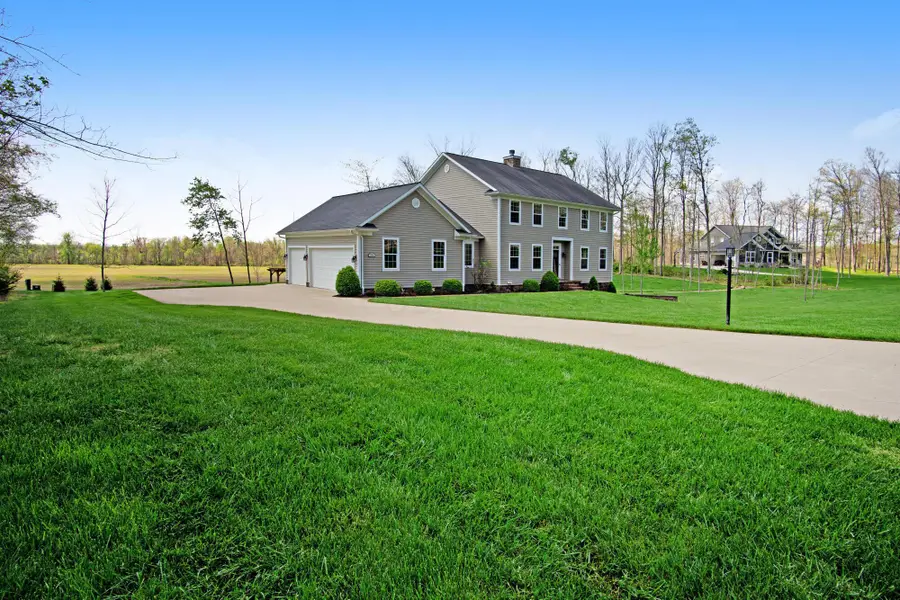 9596 Woodridge Circle, Fredericktown, OH 43019 - #2