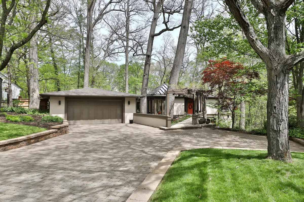 815 Lookout Point Drive, Columbus, OH 43235 - #1