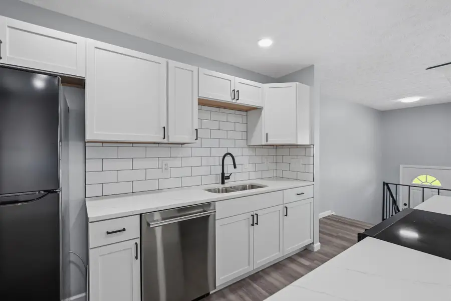 6060 Tiverton Square W, Columbus, OH 43229 - #2