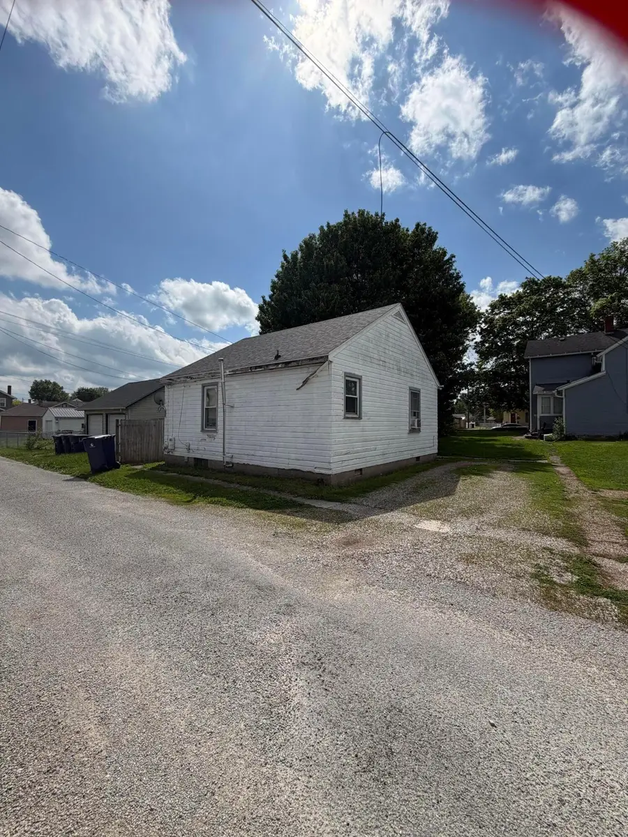 516 N Eastwood Avenue, Lancaster, OH 43130 - #3