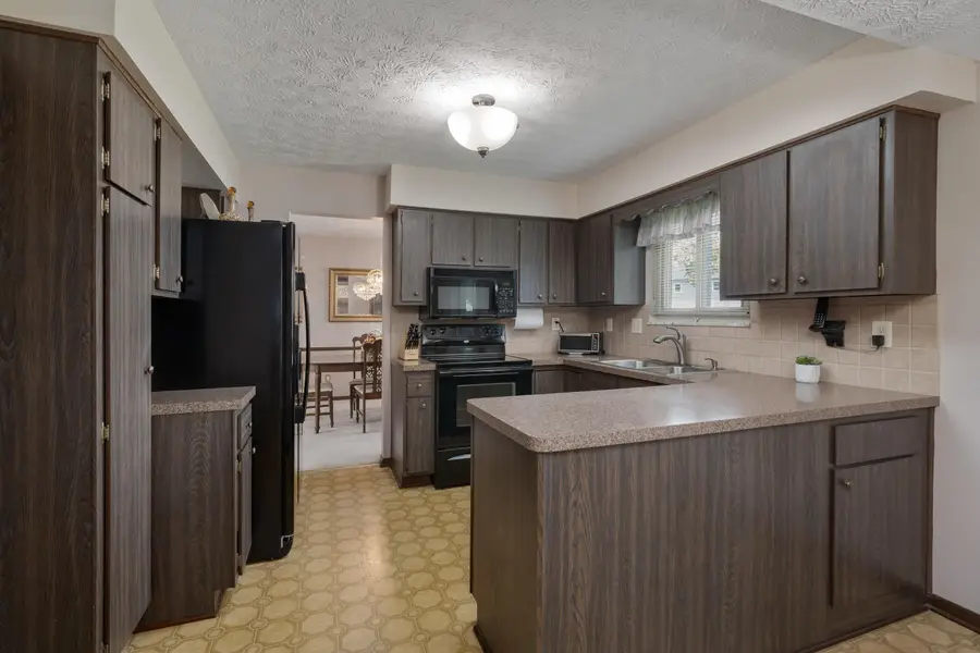 6898 Starfire Drive, Reynoldsburg, OH 43068 - #2