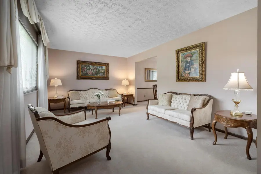 6898 Starfire Drive, Reynoldsburg, OH 43068 - #3