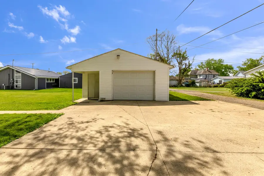 305 N Jefferson Street, Utica, OH 43080 - #3