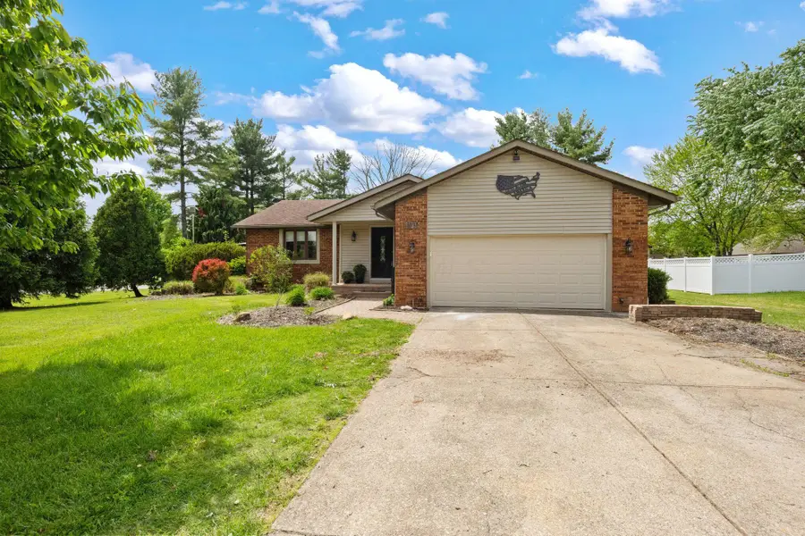 11655 E Eastmeadow Court, Pickerington, OH 43147 - #2