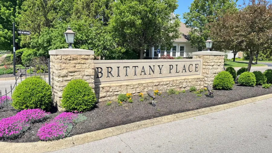 5049 Dinard Way, Columbus, OH 43221 - #2