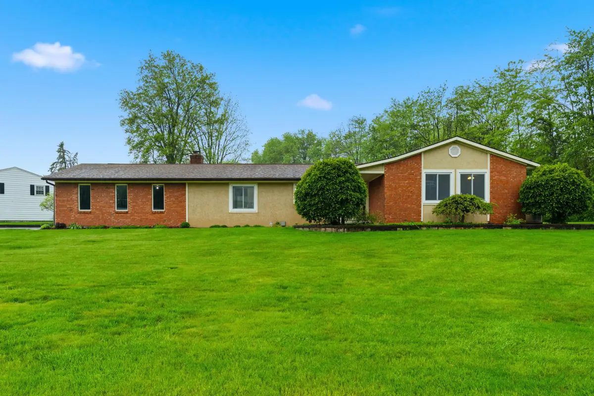 2500 W Choctaw Drive, London, OH 43140 - #1