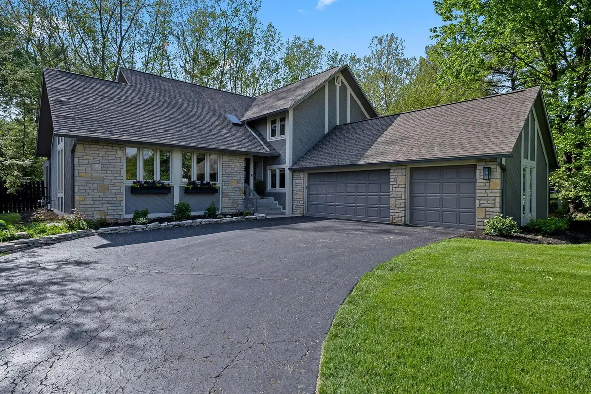 6753 Lakeside Circle W, Worthington, OH 43085 - #1