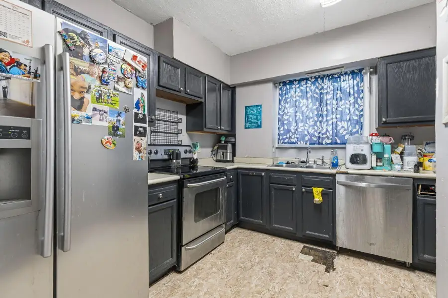 700 N Nelson Road, Columbus, OH 43219 - #2