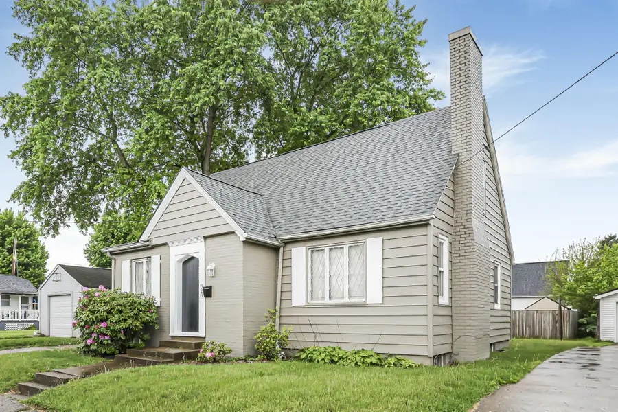 828 Lindbergh Avenue, Zanesville, OH 43701 - #2