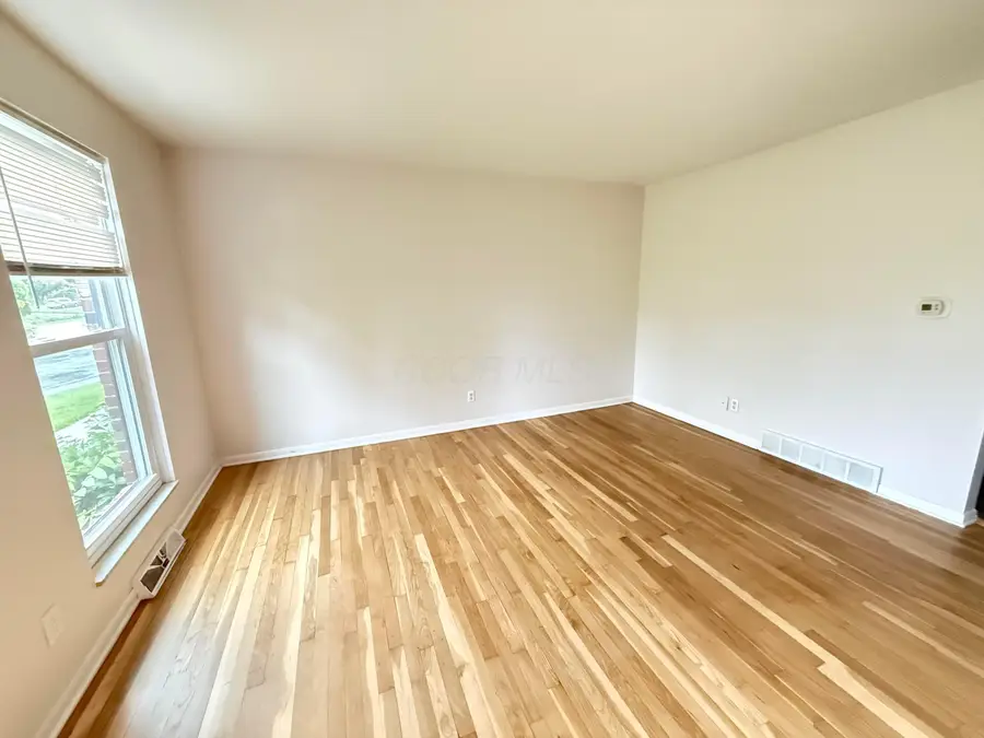 1945 Willoway Circle N, Columbus, OH 43220 - #3