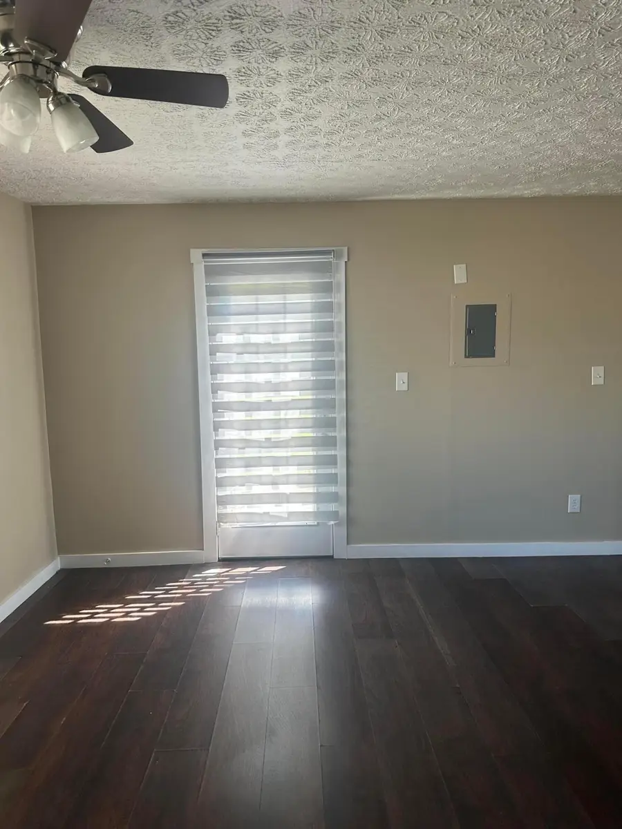 2446 Kitchner Drive, Columbus, OH 43207 - #3