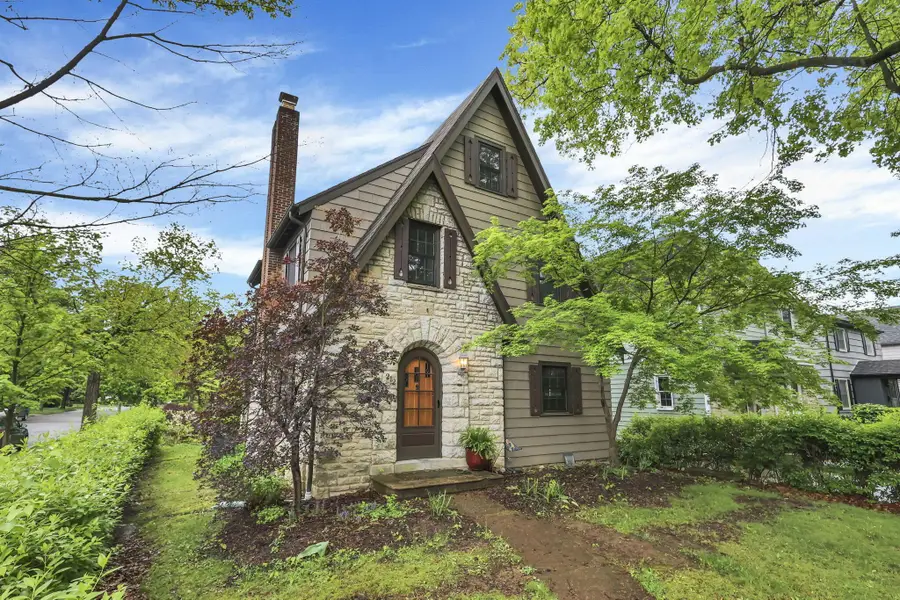 212 S Roosevelt Avenue, Columbus, OH 43209 - #3