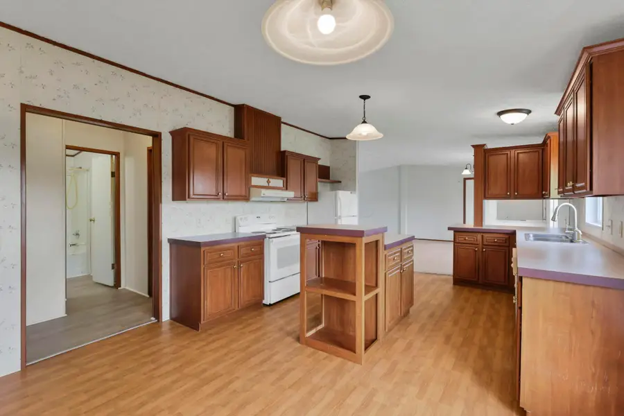 12186 State Route 155, Corning, OH 43730 - #3