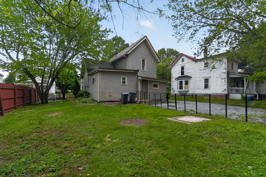 402 Vine Street, Ashland, OH 44805 - #3