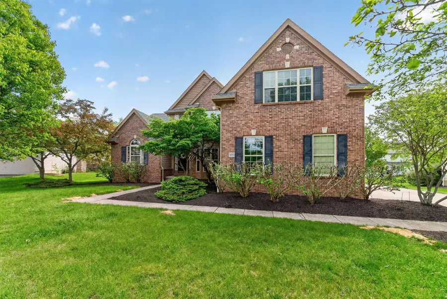 9293 Hampshire Court, Powell, OH 43065 - #2