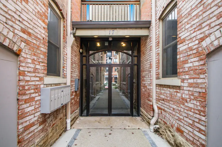 17 W 3rd Avenue, Columbus, OH 43201 - #3