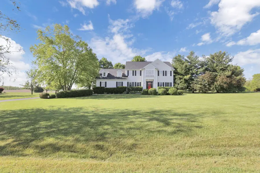 104 Grand Pointe Drive, Hebron, OH 43025 - #2