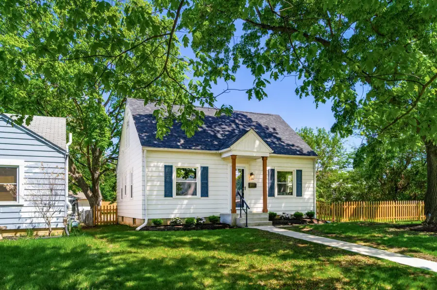 392 E Jeffrey Place, Columbus, OH 43214 - #3