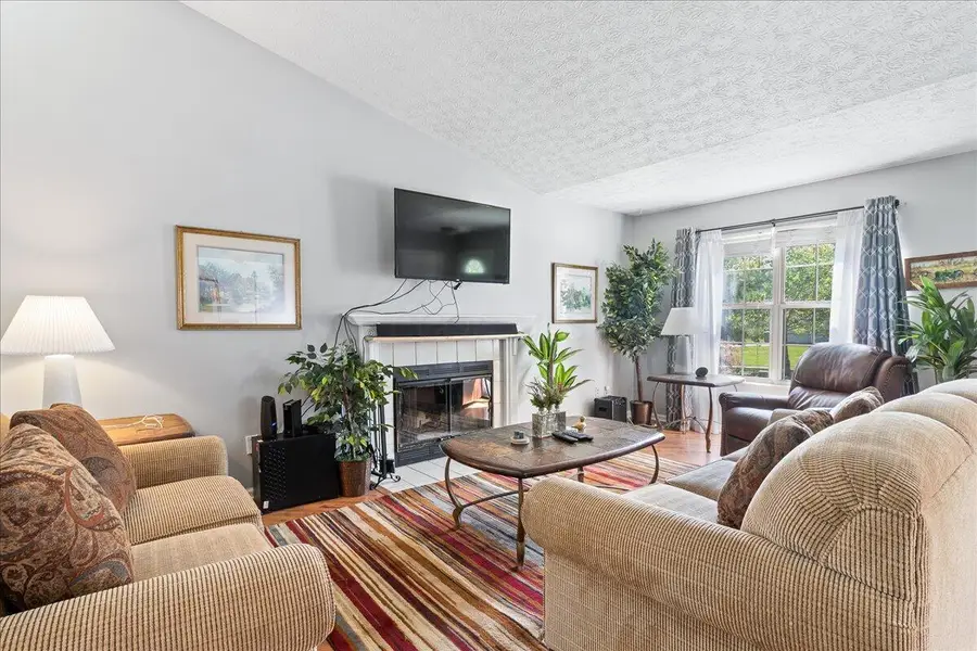 2278 Breeze Hill Drive, Grove City, OH 43123 - #3