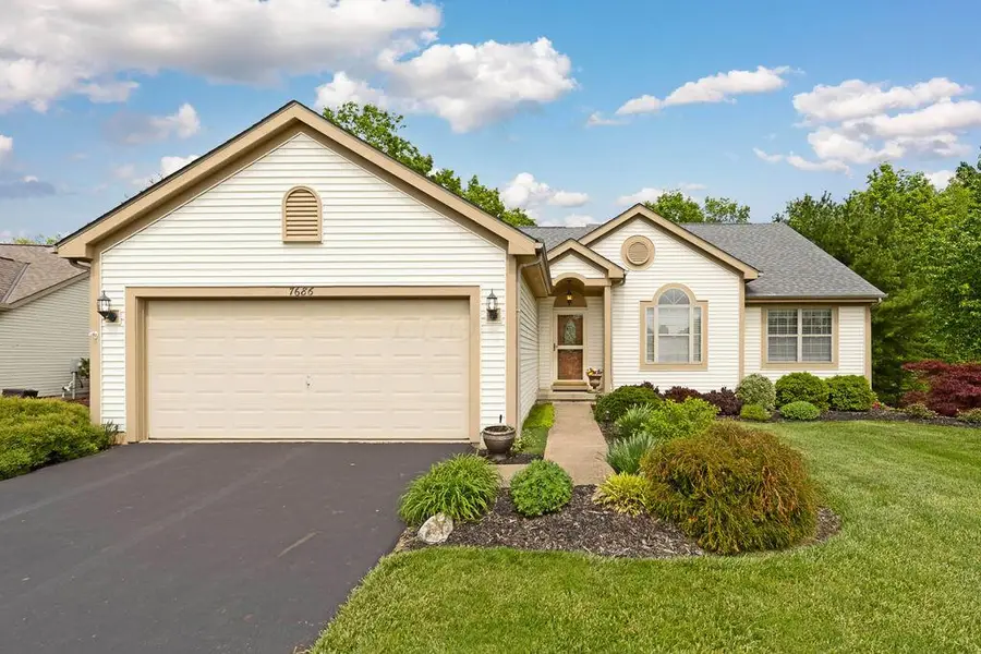 7686 Pinehill Road, Lewis Center, OH 43035 - #3