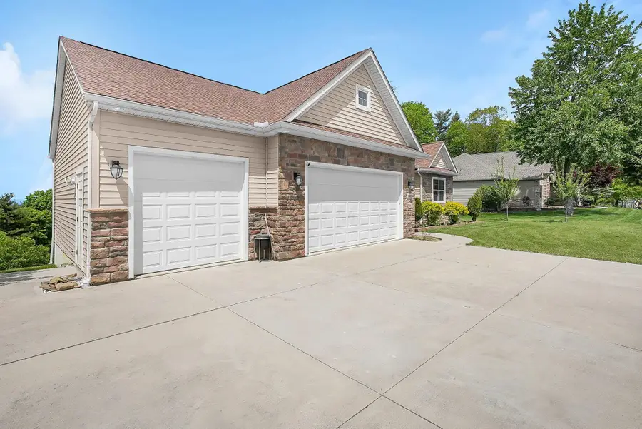 390 Laurel Oak Lane, Heath, OH 43056 - #3
