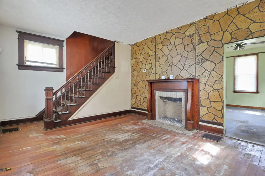 684 Siebert Street, Columbus, OH 43206 - #3