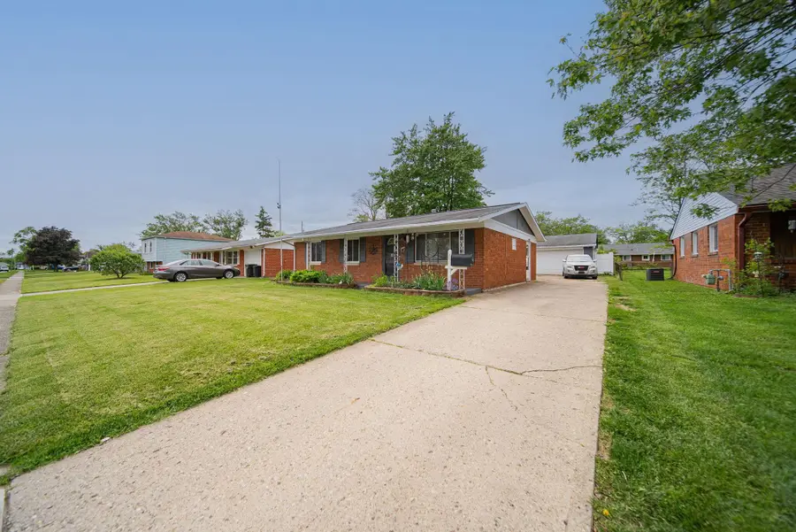 387 Daytona Road, Columbus, OH 43228 - #2