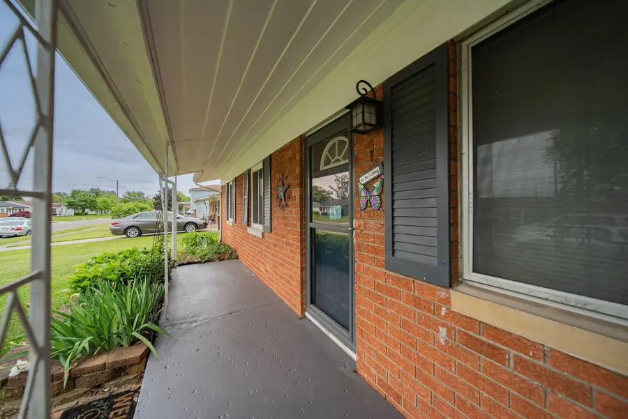 387 Daytona Road, Columbus, OH 43228 - #3