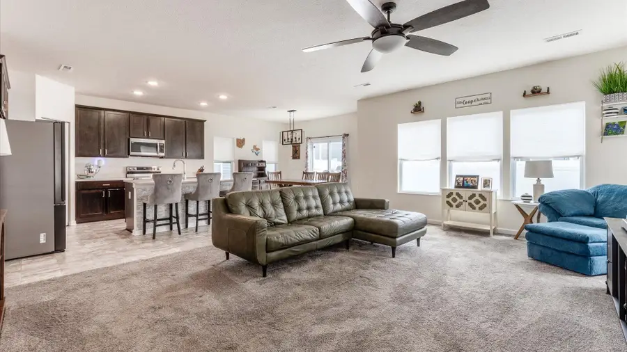 5363 Shannon Square Drive, Canal Winchester, OH 43110 - #3