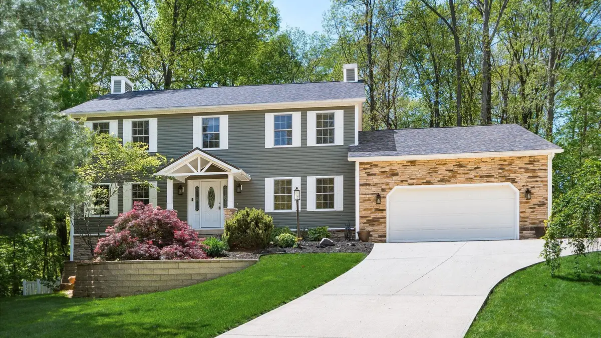 5180 Pine Valley Drive, Zanesville, OH 43701 - #1