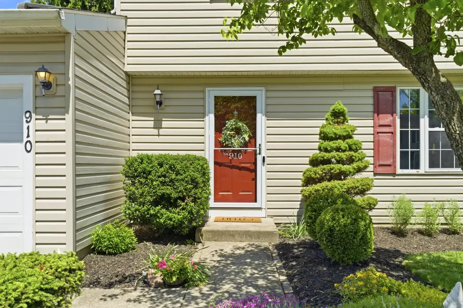 910 Hartney Drive, Columbus, OH 43230 - #2