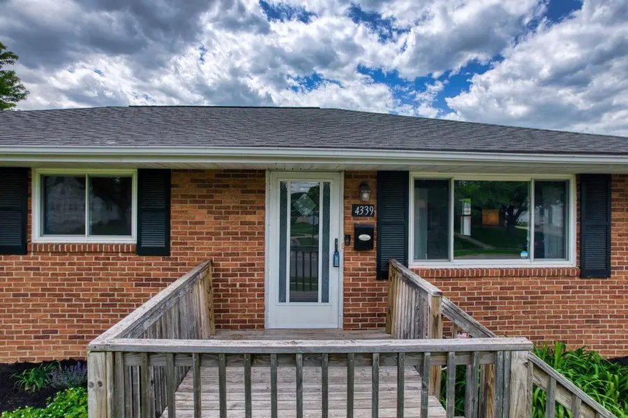 4339 Blythe Road, Columbus, OH 43224 - #3