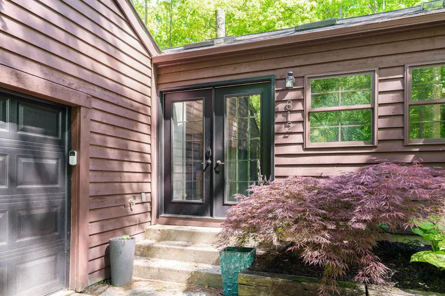 812 Beech Drive, Columbus, OH 43235 - #3