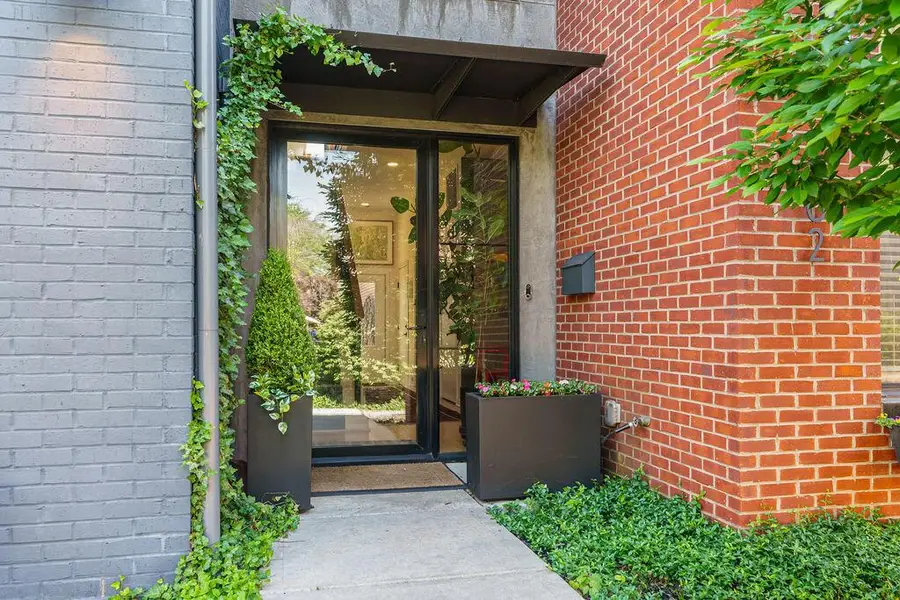 602 Lathrop Street, Columbus, OH 43206 - #3