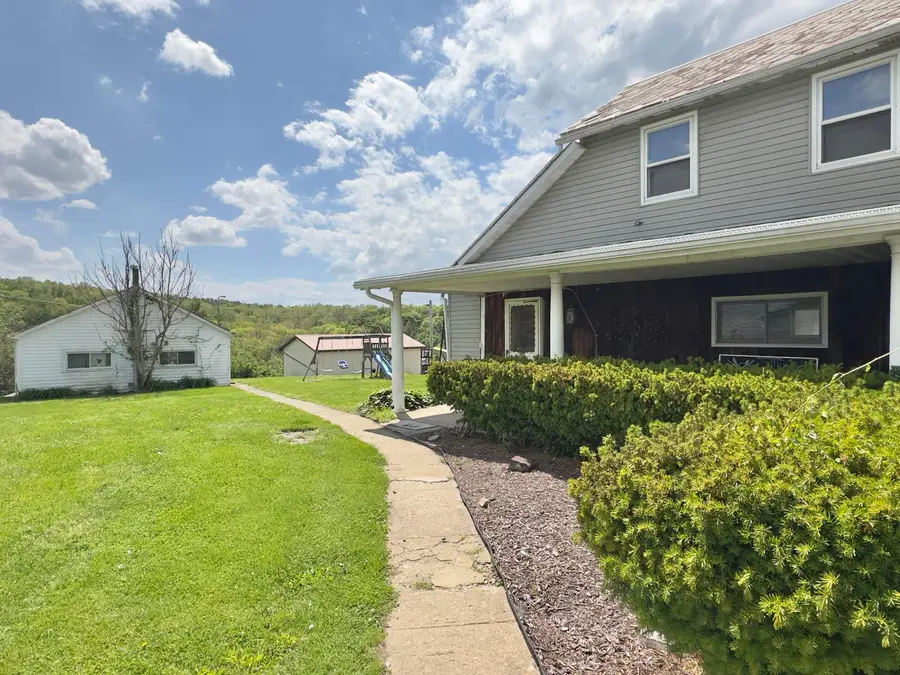 202 Ball Street, New Straitsville, OH 43766 - #2
