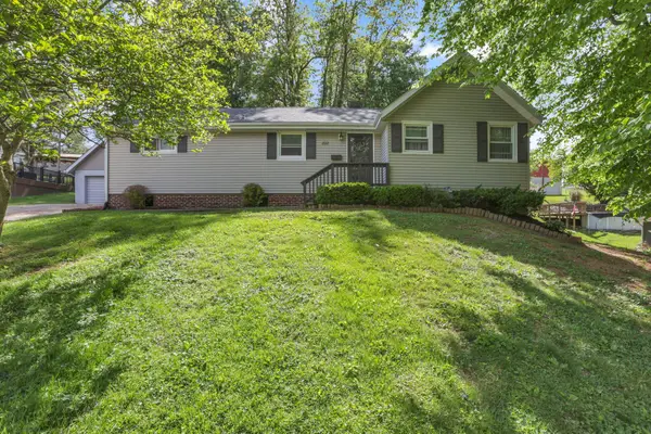 222 Woods Avenue, New Lexington, OH 43764