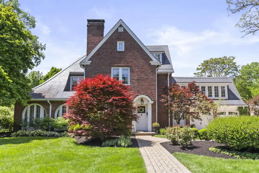 1875 Roxbury Road, Upper Arlington, OH 43212 - #2