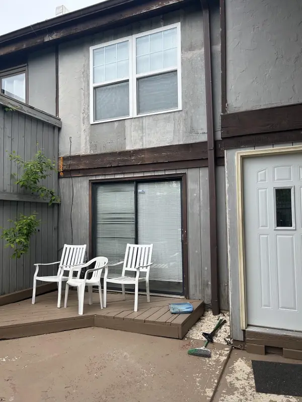 5479 Worthington Forest Place E, Columbus, OH 43229
