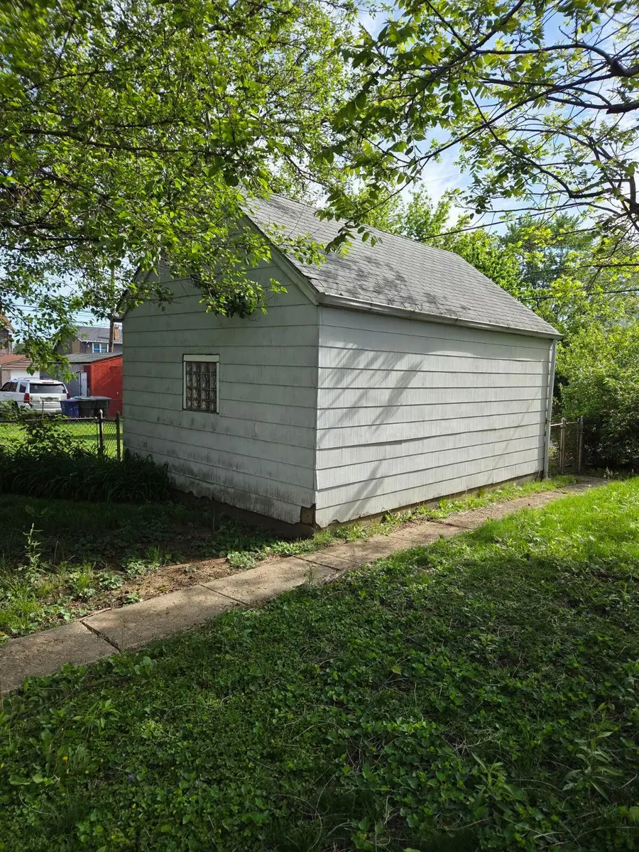 584 Chestershire Road, Columbus, OH 43204 - #3