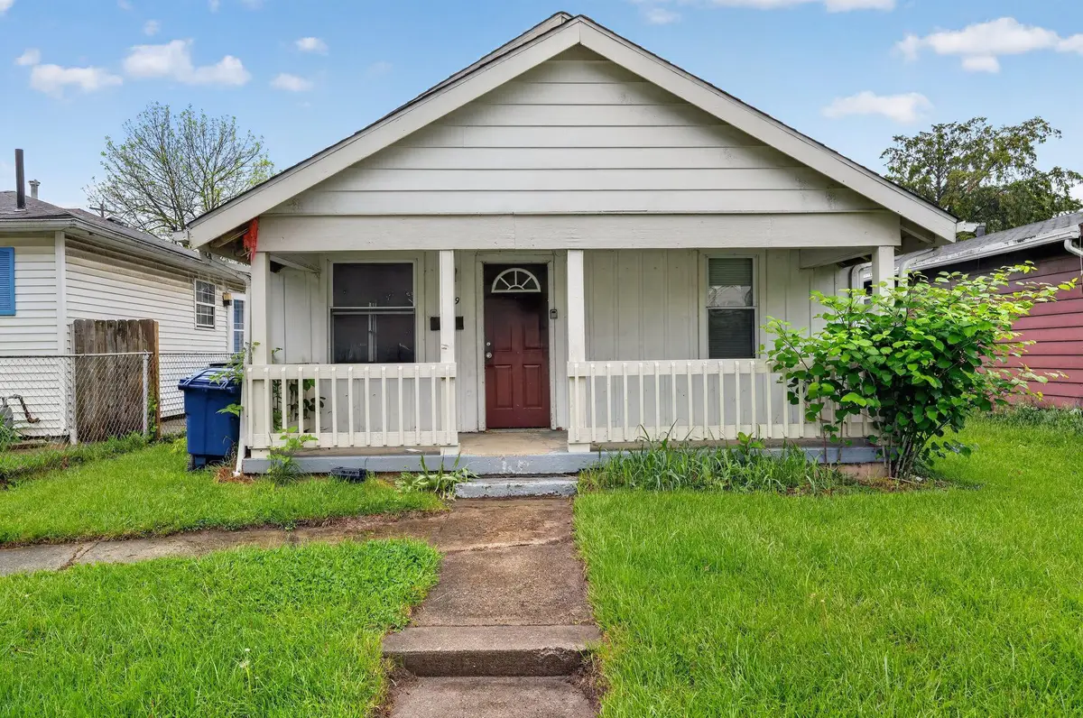 679 Dexter Avenue, Columbus, OH 43204 - #1