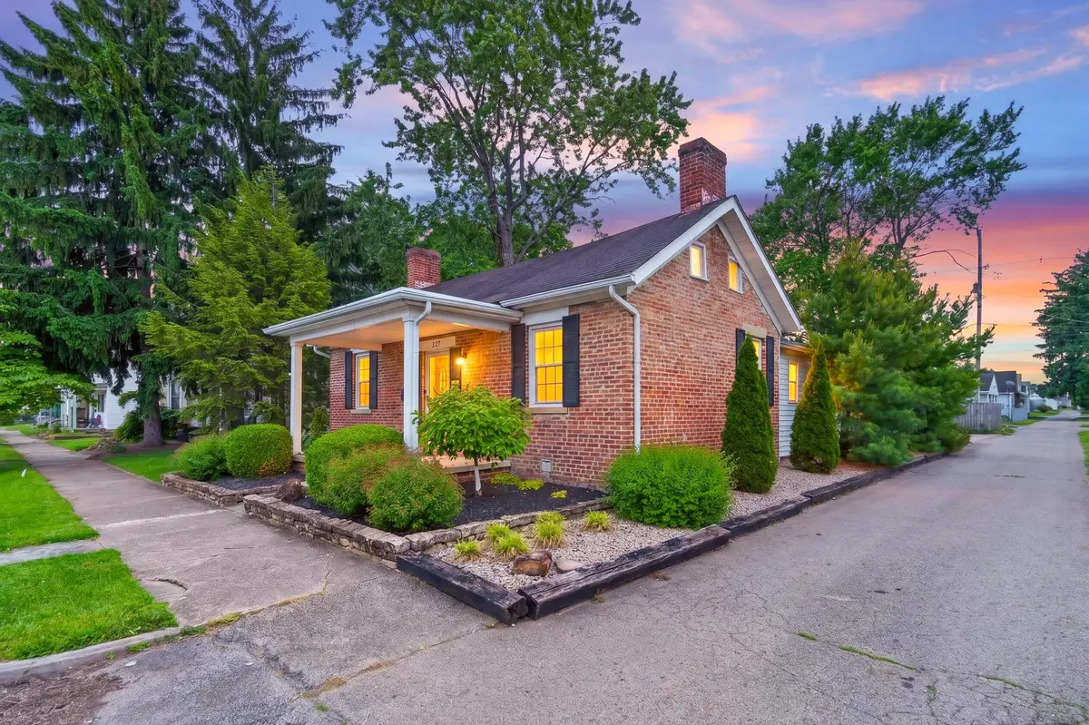 327 E Mound Street, Circleville, OH 43113 - #1