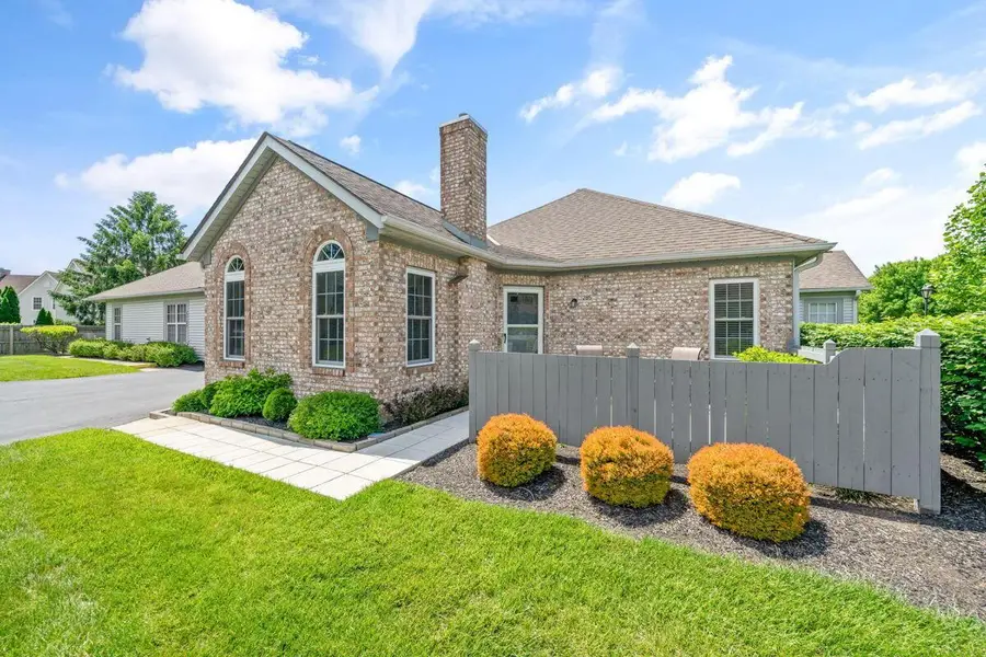 285 Villa Oaks Lane, Columbus, OH 43230 - #2