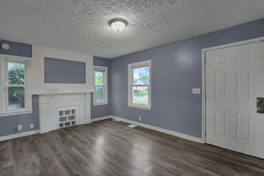 588 S Waverly Street, Columbus, OH 43213 - #2